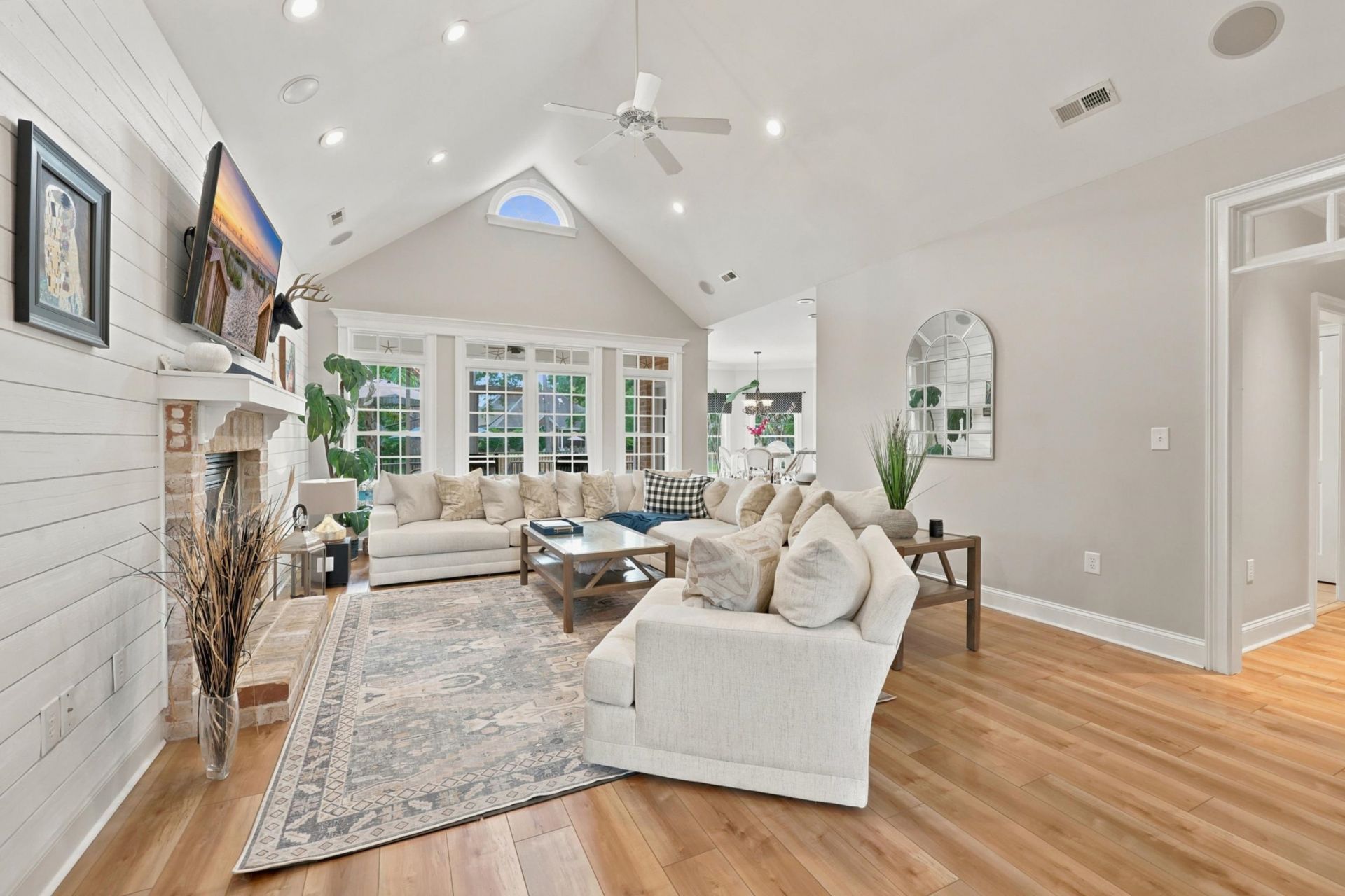 25 Stonington Dr. Photo 19