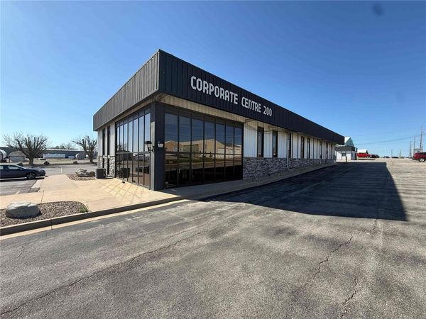 200 35th St - For Sale, Marion, IA 52302
