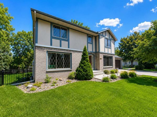 3851 Newport Lane NW, Rochester, MN 55901
