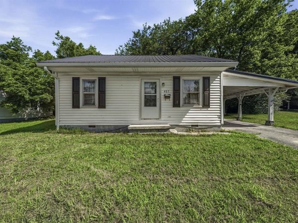 405 W Locust Street, Scottsville, KY 42164