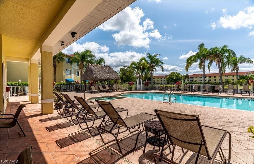 8298 Key Royal Ln, Unit 424, Naples, FL 34119 Photo
