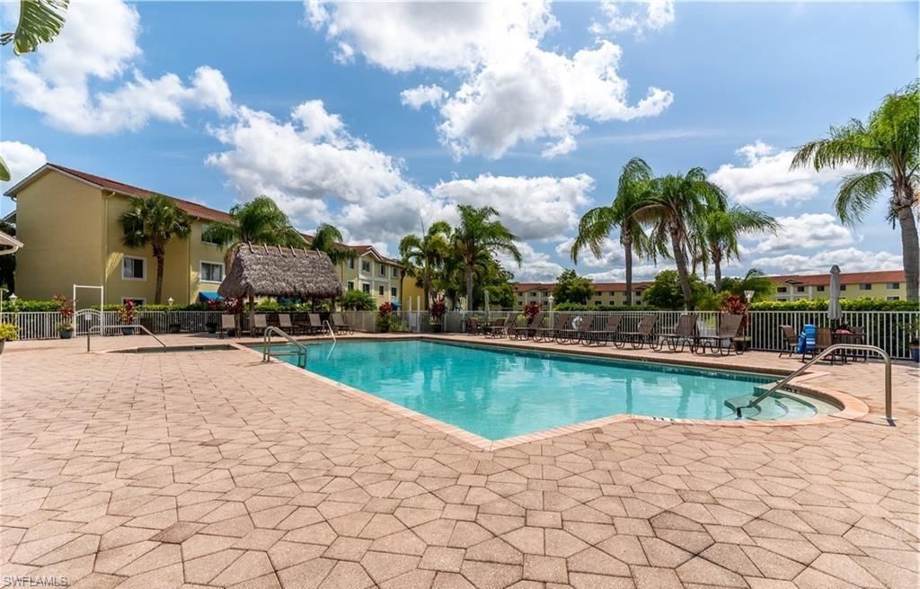 8298 Key Royal Ln, Unit 424, Naples, FL 34119 Photo