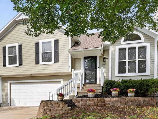 16282 S SUNSET Street, Olathe, KS 66062
