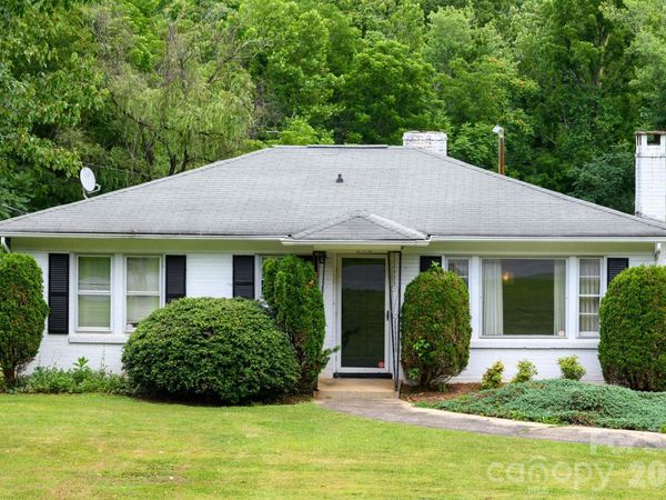 940 Meadowlane Drive NW, Lenoir, NC 28645
