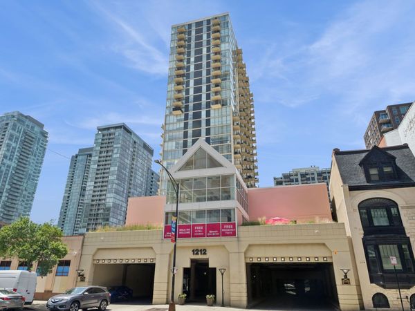 1212 N LaSalle Street , Unit 2410, Chicago, IL 60610