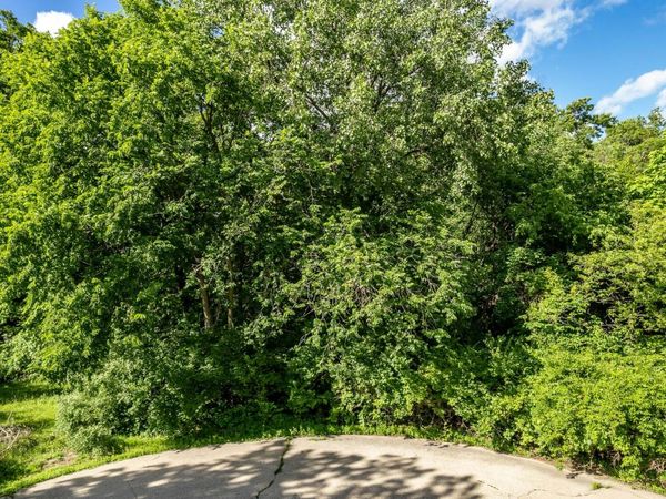 217 New Forest Road SW, Poplar Grove, IL 61065