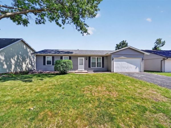 3904 Pine Wood Drive NE, Cedar Rapids, IA 52402