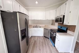130 Fredricksburg Way photo 4
