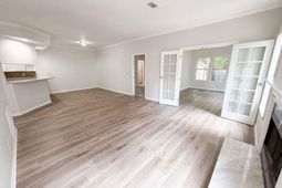 130 Fredricksburg Way photo 4