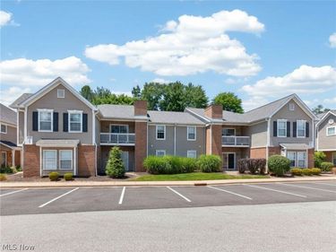 3324 Lenox Village Drive, Unit 222, Fairlawn, OH 44333