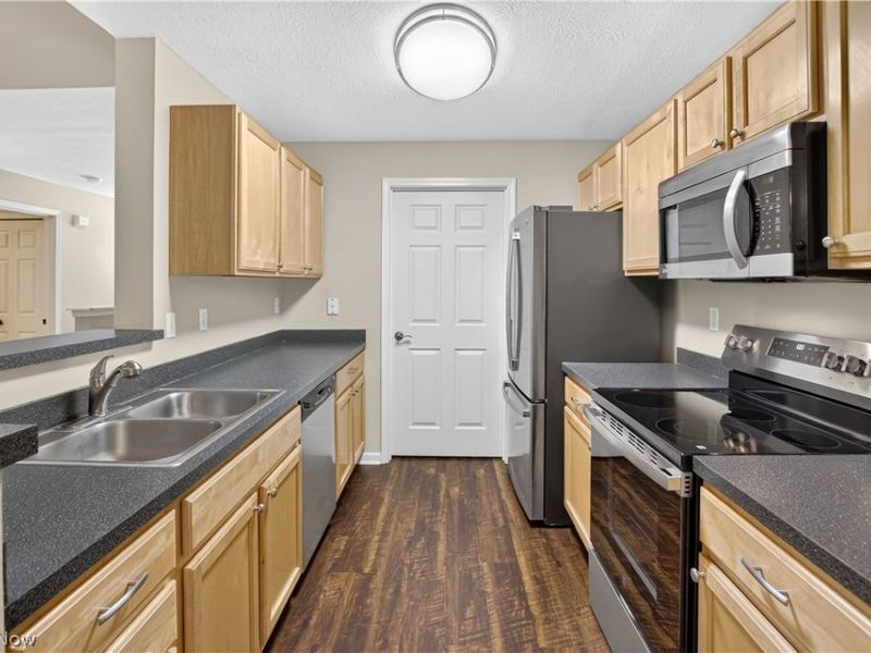 3324 Lenox Village Drive, Unit 222, Fairlawn, OH 44333 Photo 3