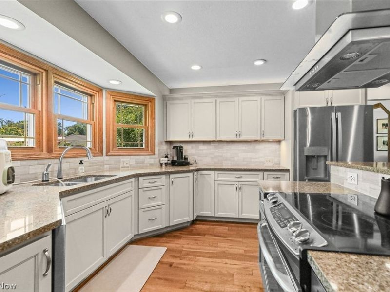 2732 Georgeanna Drive, Green, OH 44685 Photo 13
