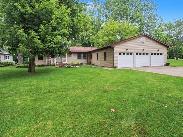 46896 Meadow Lane, Decatur, MI 49045