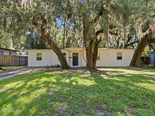 2151 MAPLE LEAF Drive E, Jacksonville, FL 32211