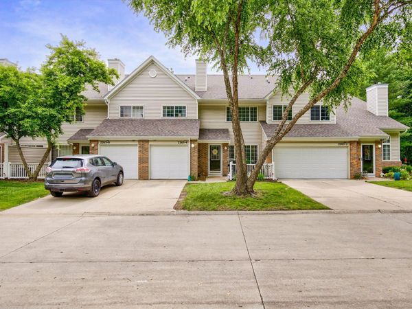 2265 Grand Avenue , Unit 4, West Des Moines, IA 50265