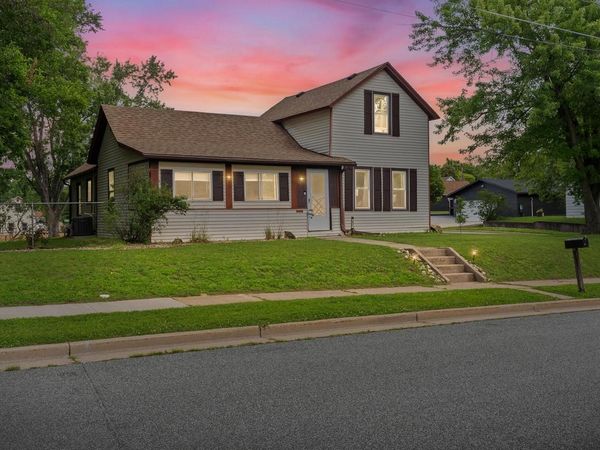 611 Monroe STREET, Onalaska, WI 54650