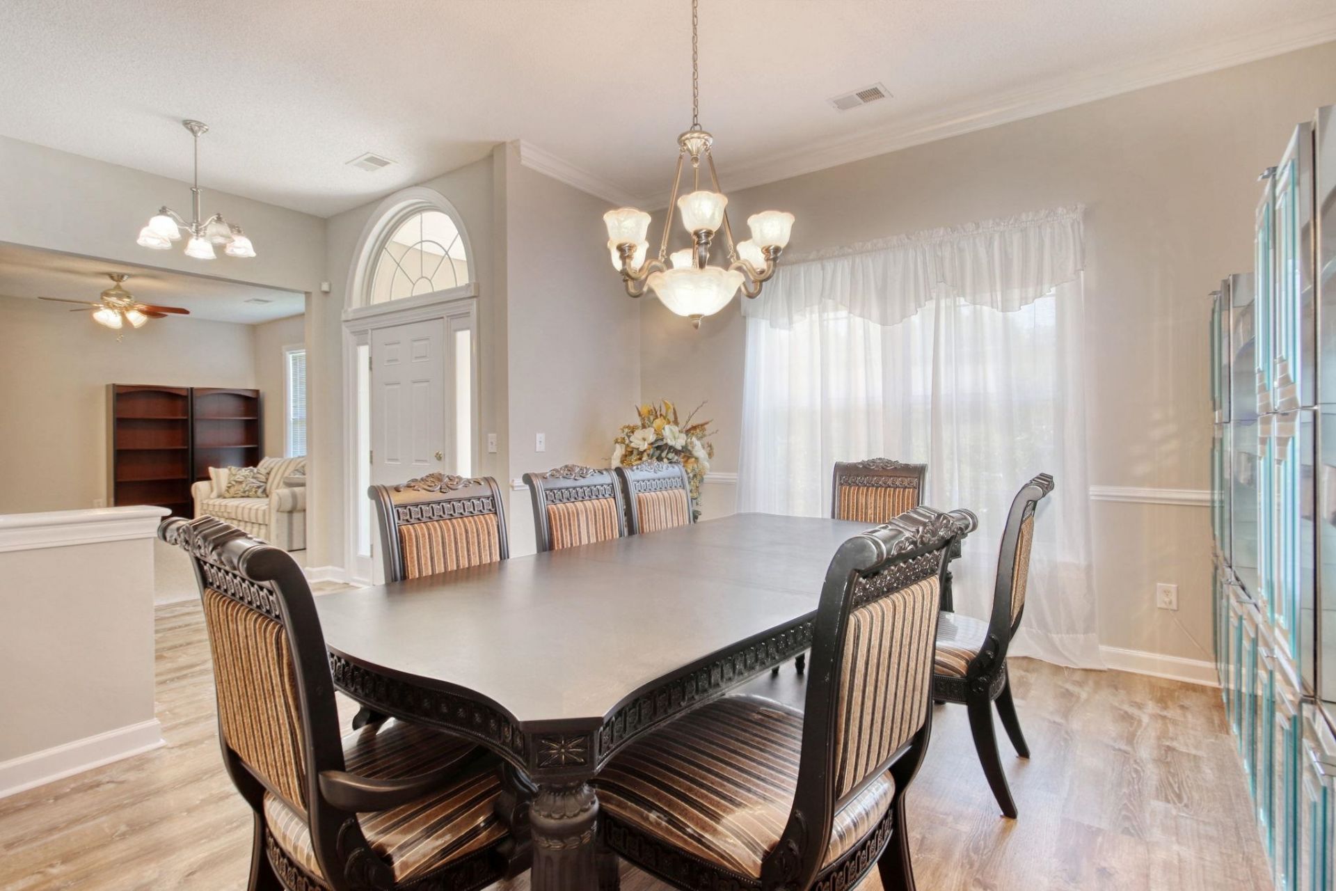 6705 Oakmere Ct.  Photo 7