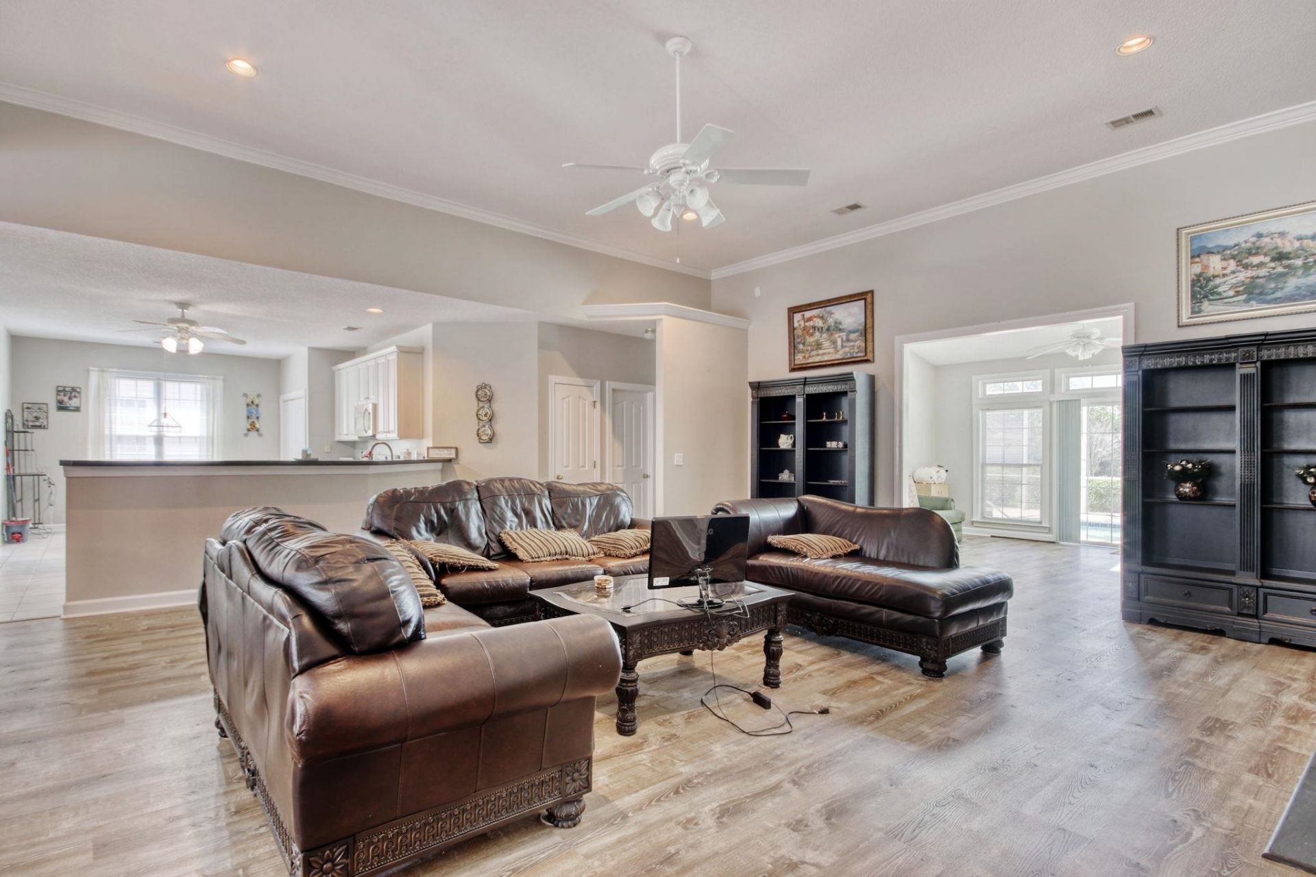 6705 Oakmere Ct.  Photo 9