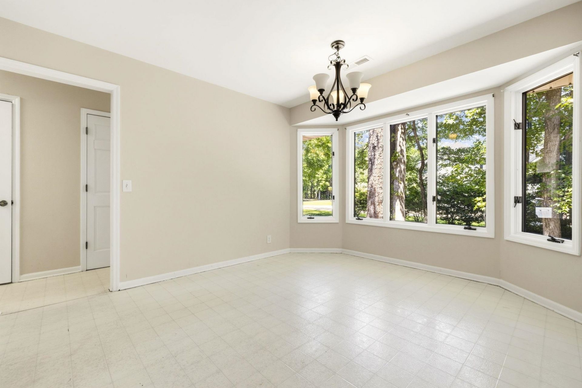 54 Bayberry Ln. Photo 18