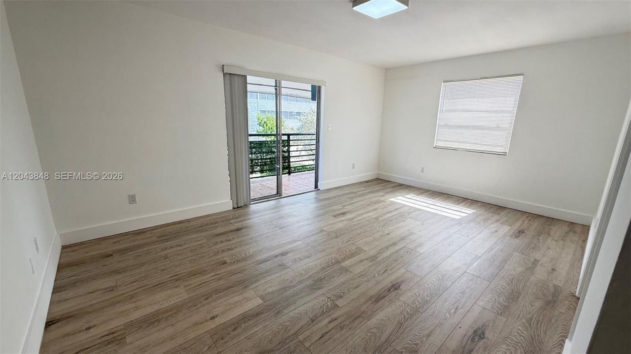 411 SE 10th St, Unit 3, Hallandale Beach, FL 33009 Photo