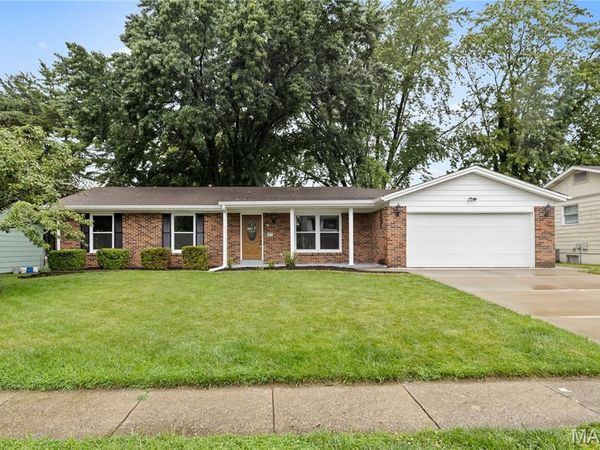 3317 Town And Country Lane , St Charles, MO 63301
