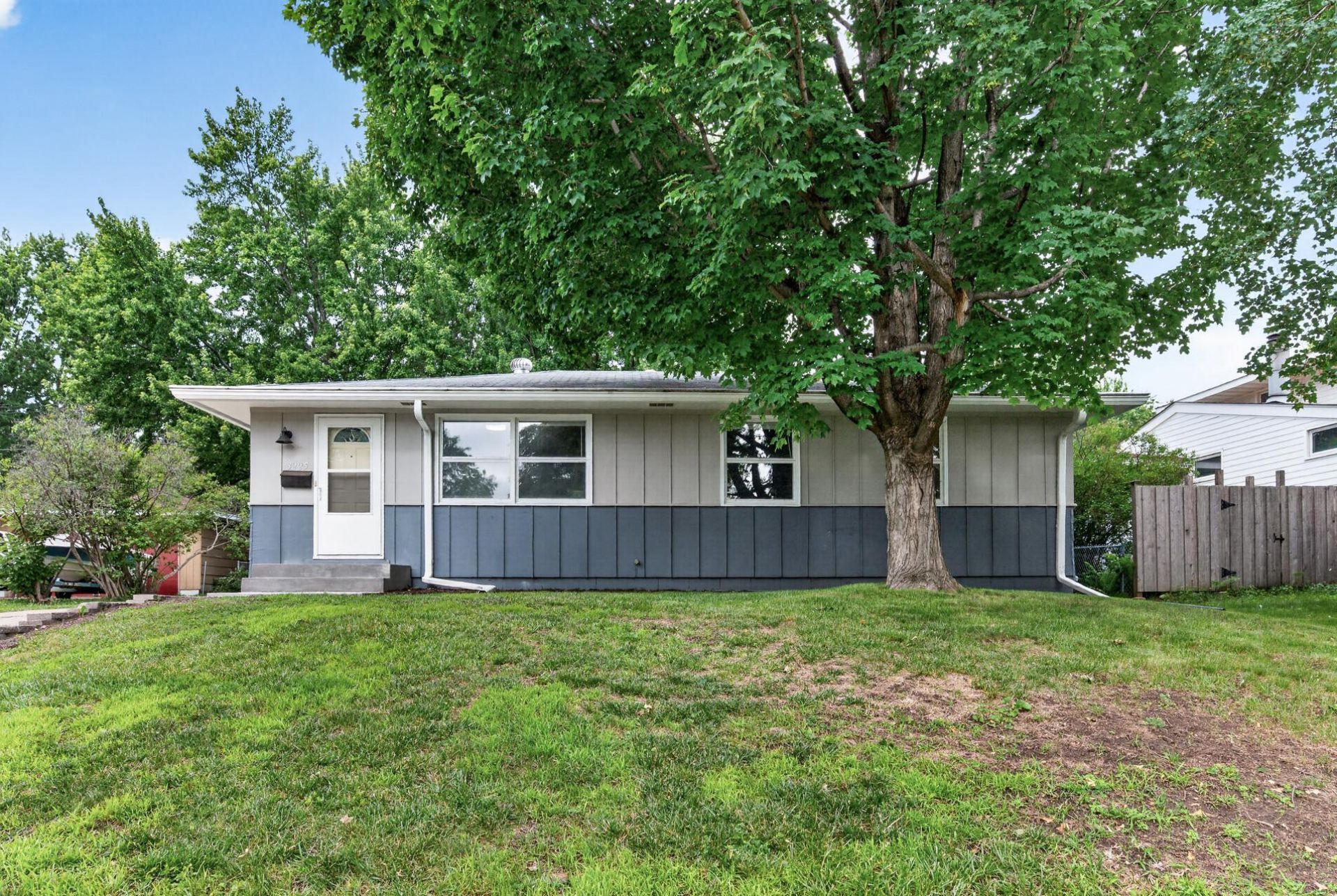 3225 Utah Avenue N, Crystal, MN 55427 Main Photo