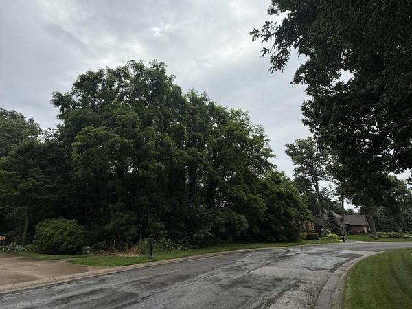 41 Edinburgh Street , Valparaiso, IN 46385