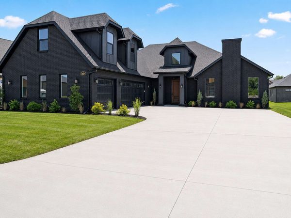 1834 E Skyline Avenue, Ozark, MO 65721