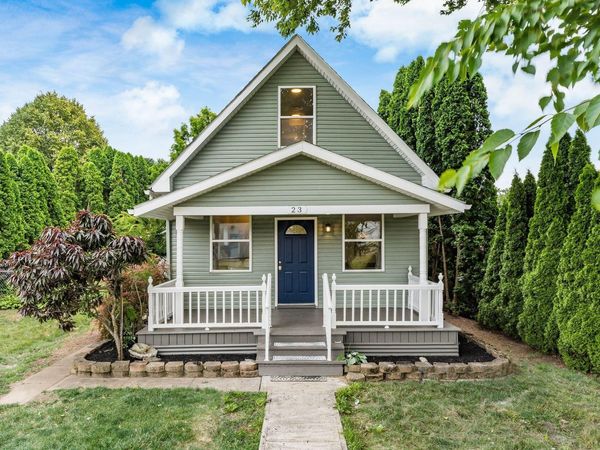 23 E Oak Street , Canal Winchester, OH 43110