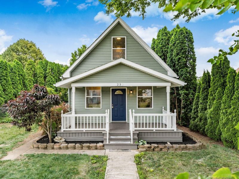 23 E Oak Street , Canal Winchester, OH 43110 Photo 4