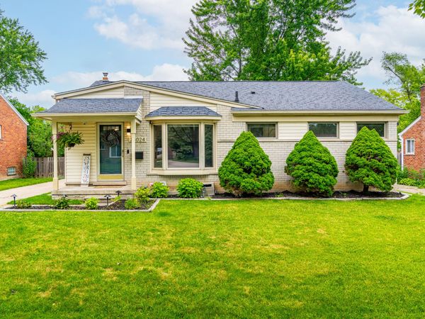 24024 Colchester Drive, Farmington, MI 48336