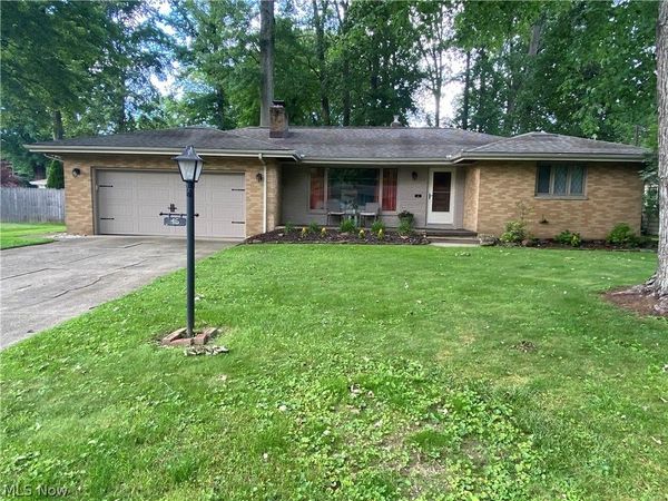46 Gillian Lane , Youngstown, OH 44511