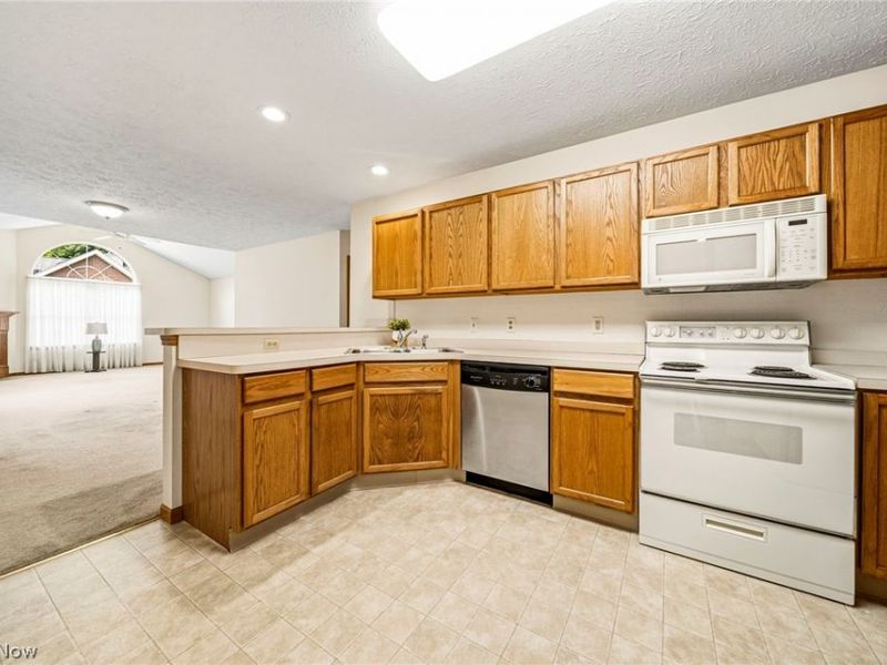 7576 Monterey Bay Drive, Unit 5, Mentor on the Lake, OH 44060 Photo 15