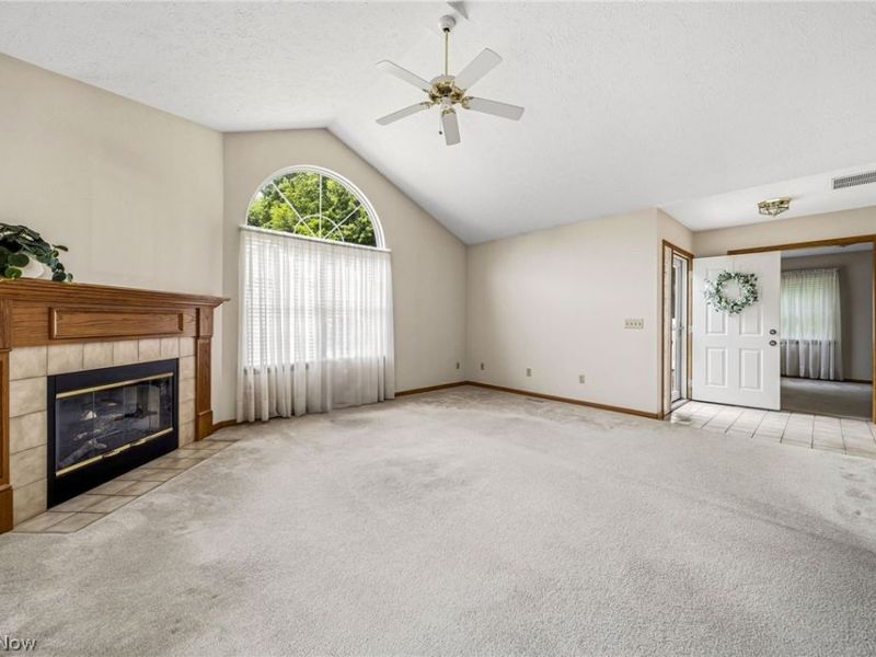 7576 Monterey Bay Drive, Unit 5, Mentor on the Lake, OH 44060 Photo 4
