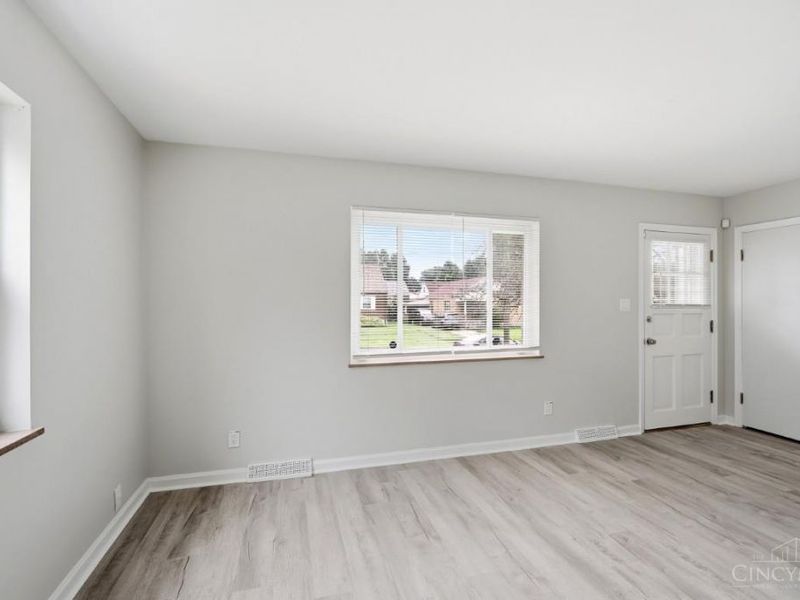 1906 Acorn Drive, North College Hill, OH 45231 Photo 10