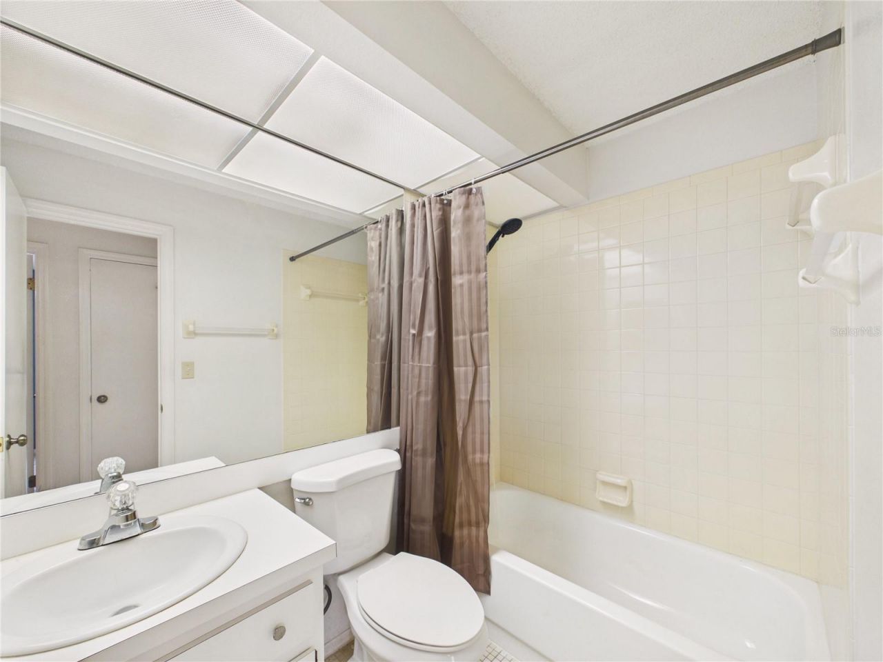 7511 Heather Walk Drive, Weeki Wachee, FL 34613 Photo