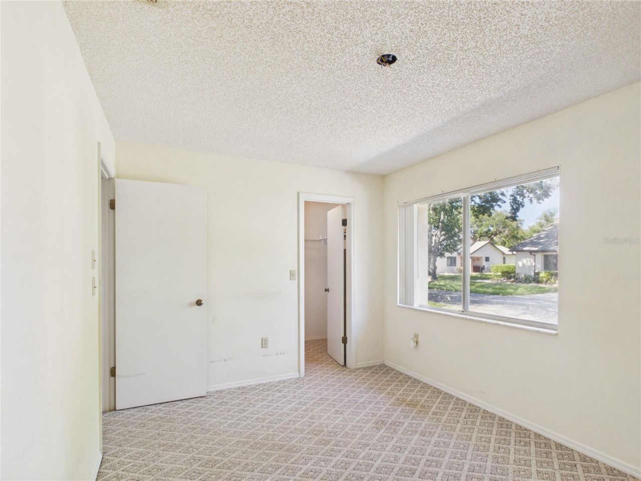 7511 Heather Walk Drive, Weeki Wachee, FL 34613 Photo