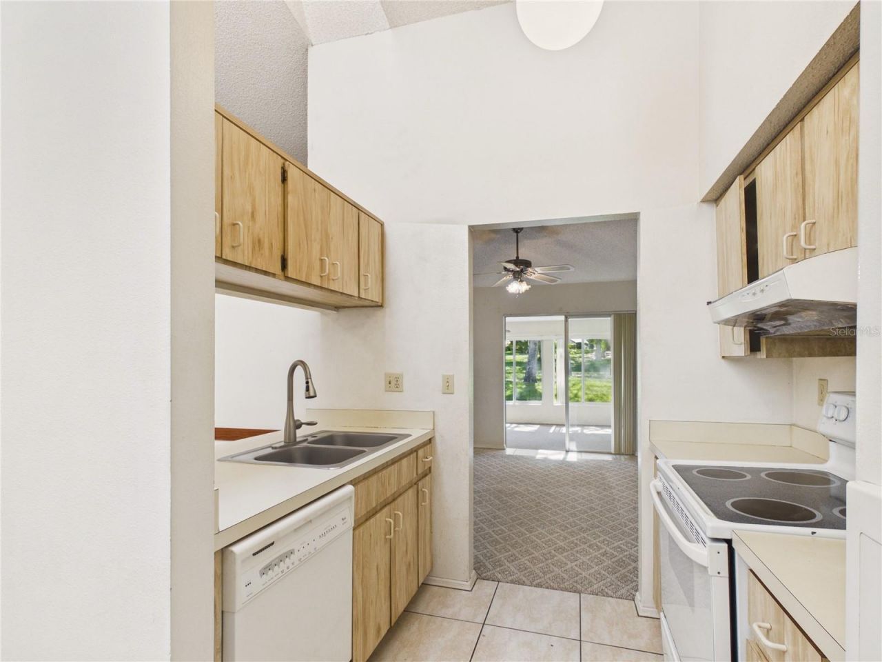 7511 Heather Walk Drive, Weeki Wachee, FL 34613 Photo