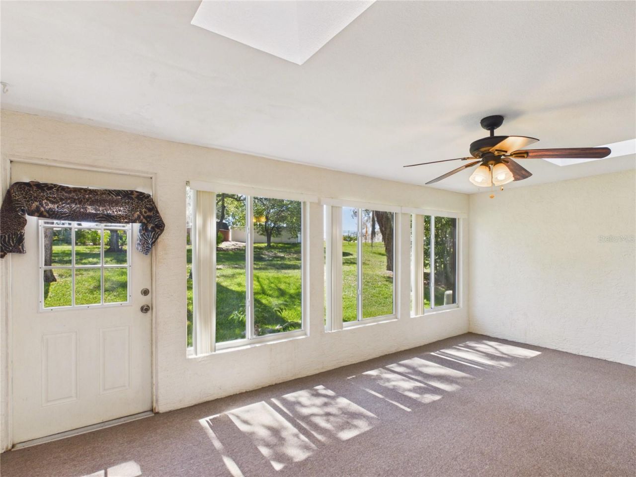 7511 Heather Walk Drive, Weeki Wachee, FL 34613 Photo
