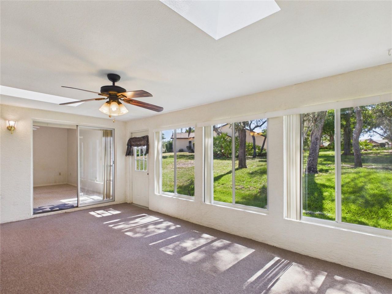 7511 Heather Walk Drive, Weeki Wachee, FL 34613 Photo