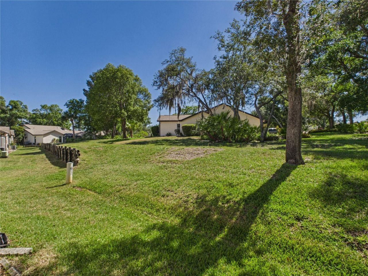 7511 Heather Walk Drive, Weeki Wachee, FL 34613 Photo