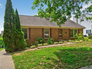 1110 Rockbridge Road, Lexington, KY 40515
