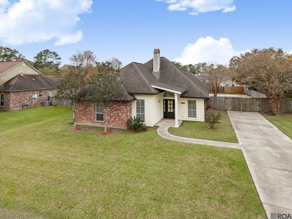 30403 Lafleur Rue, Walker, LA 70785