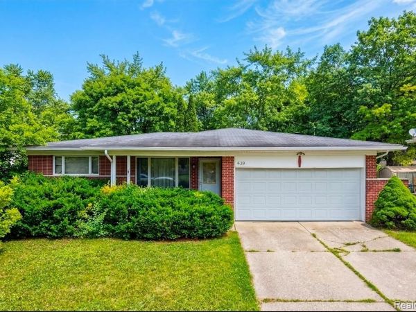 439 Windmill Point Drive, Flushing, MI 48433