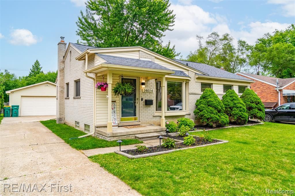 24024 Colchester Drive, Farmington, MI 48336 Main Photo