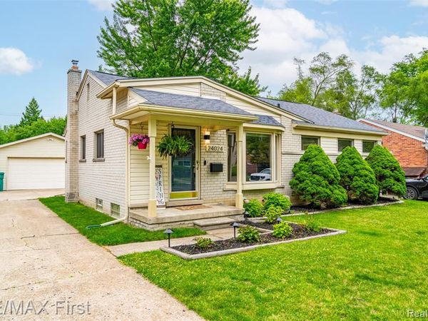 24024 Colchester Drive, Farmington, MI 48336