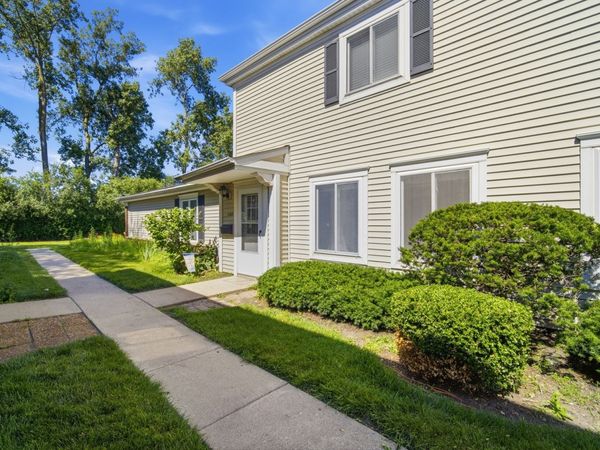1180 Cove Drive , Unit 152B, Prospect Heights, IL 60070