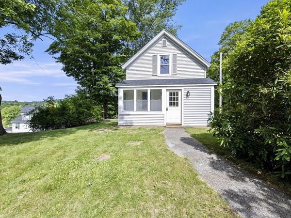 73 Sargent St, Leicester, MA 01611