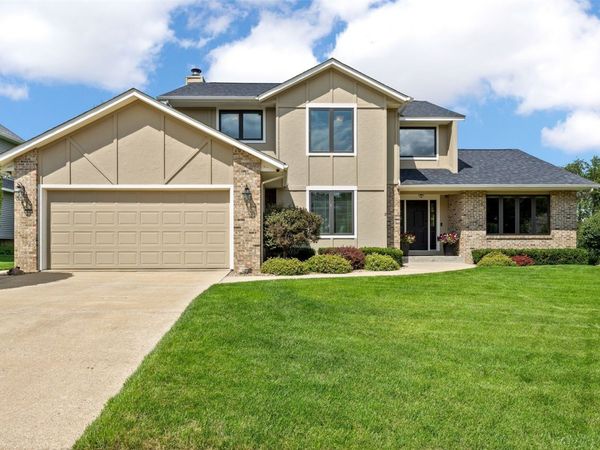 3120 Falcon Drive NE, Cedar Rapids, IA 52402