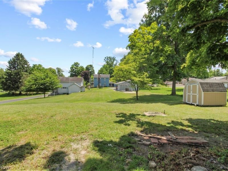 225 Union Street, Washingtonville, OH 44490 Photo 4